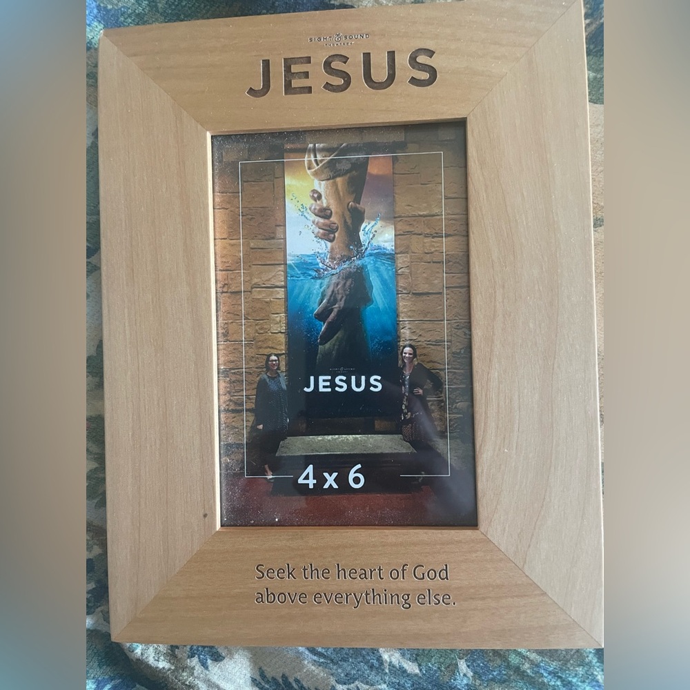 Sight and Sound Theatres "JESUS" frame